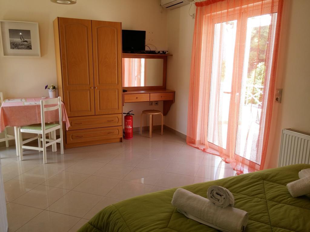 Villa Muses Poros Town Phòng bức ảnh